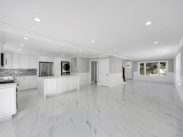 41 Perry Street, Hempstead NY 11550
