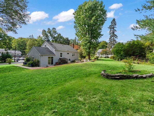 39 Lewis Court, Huntington Station NY 11746