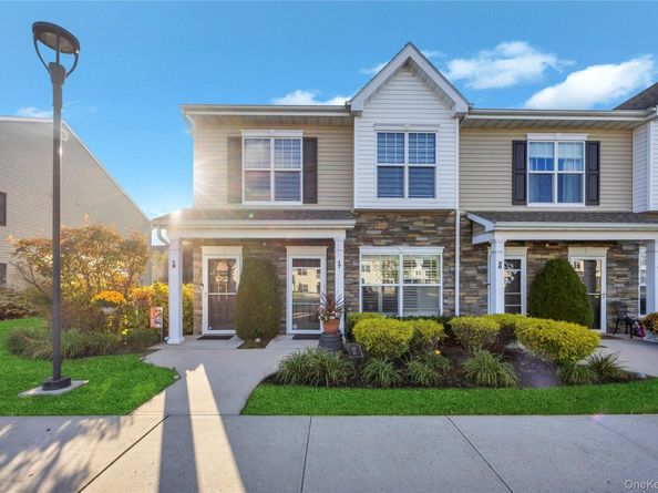 17 Hunter Drive, Central Islip NY 11722