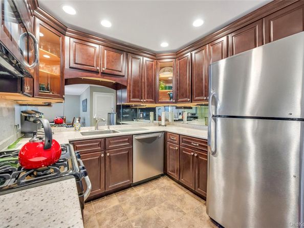 17 Hunter Drive, Central Islip NY 11722