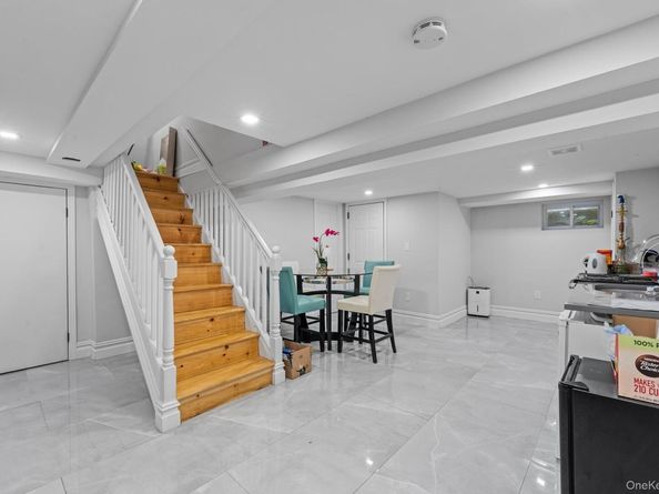 11 Brook Lane, Great Neck NY 11023