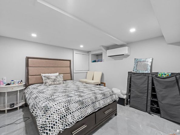 11 Brook Lane, Great Neck NY 11023