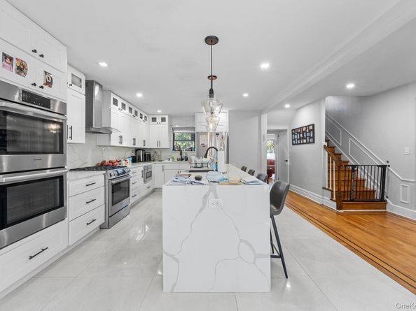 11 Brook Lane, Great Neck NY 11023