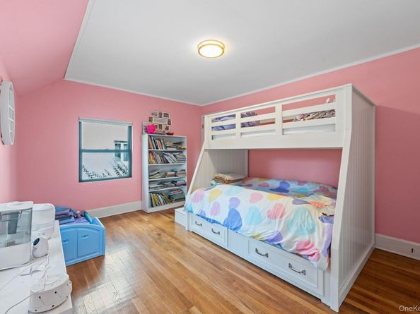 11 Brook Lane, Great Neck NY 11023