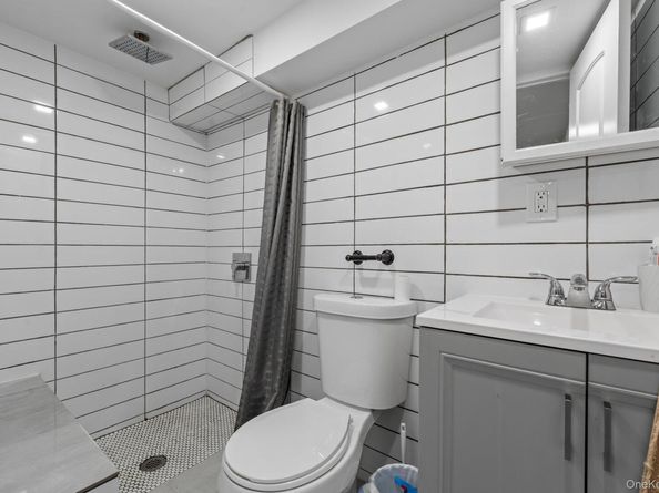 11 Brook Lane, Great Neck NY 11023