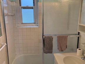 211-40 18th avenue 4j, Bayside NY 11360