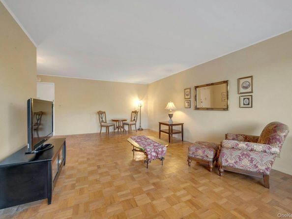 1200 Midland Avenue 8f, Bronxville NY 10708