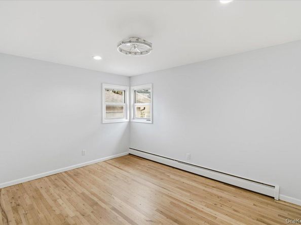 1040 Brookside Avenue, Uniondale NY 11553