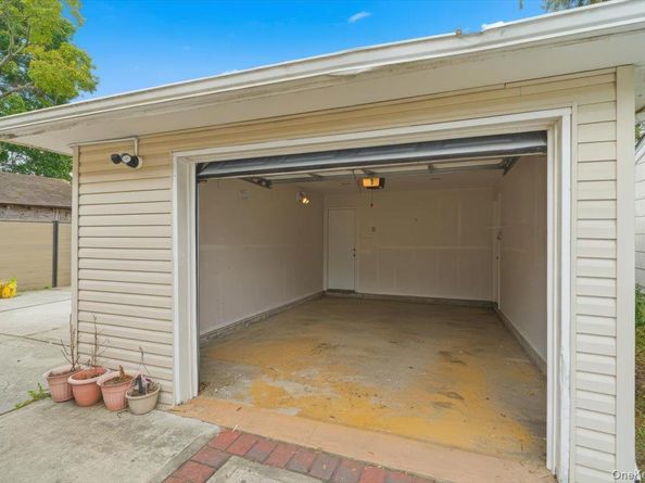 1040 Brookside Avenue, Uniondale NY 11553