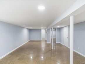 1040 Brookside Avenue, Uniondale NY 11553