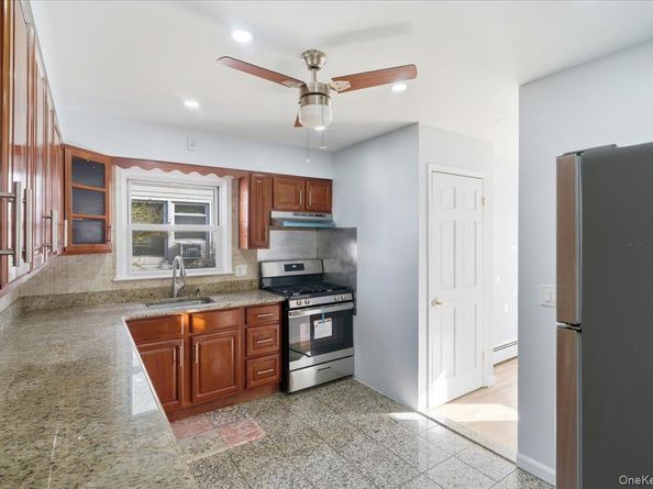 1040 Brookside Avenue, Uniondale NY 11553