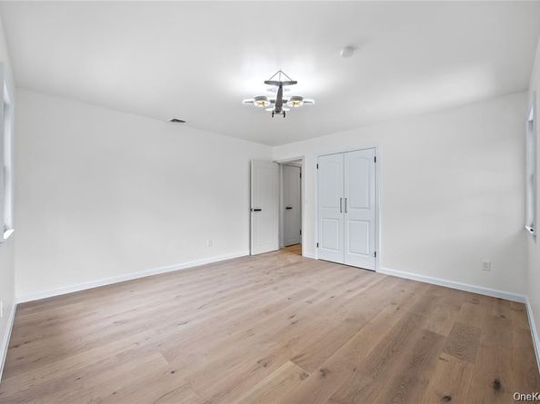 26 Roseanne Drive, Woodbury NY 11797