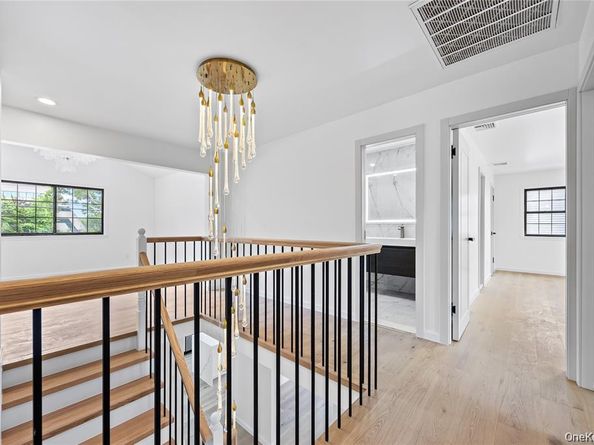 26 Roseanne Drive, Woodbury NY 11797