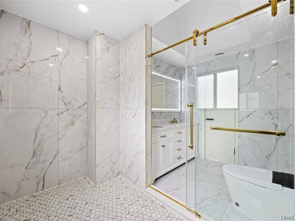 26 Roseanne Drive, Woodbury NY 11797