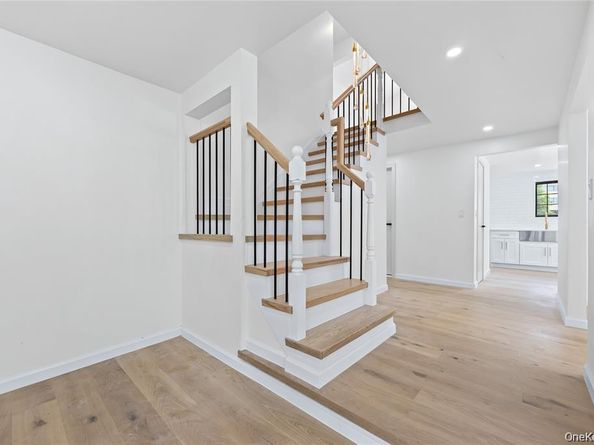 26 Roseanne Drive, Woodbury NY 11797