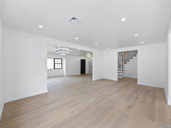 26 Roseanne Drive, Woodbury NY 11797