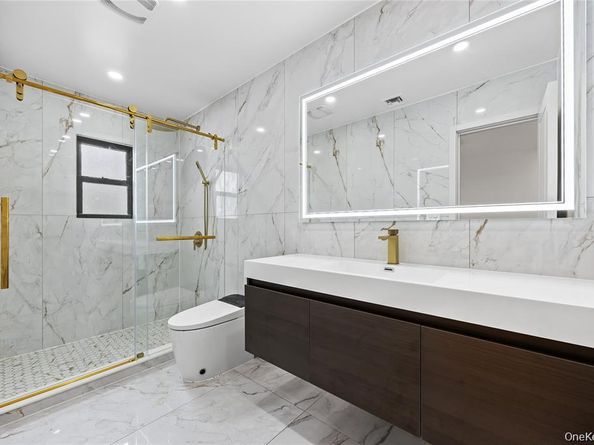 26 Roseanne Drive, Woodbury NY 11797