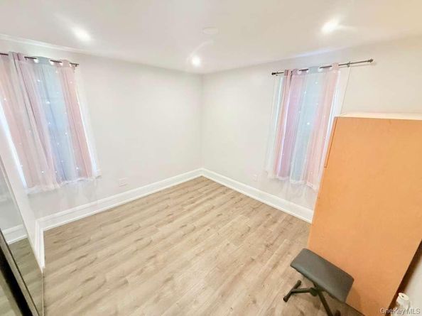 14 Parsons Drive, Hempstead NY 11550