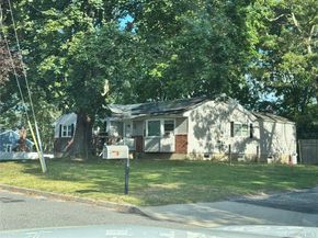 3 Somerset Court, East Setauket NY 11733