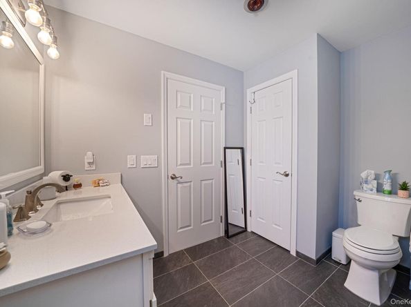 1407 Middle Road 258, Calverton NY 11933