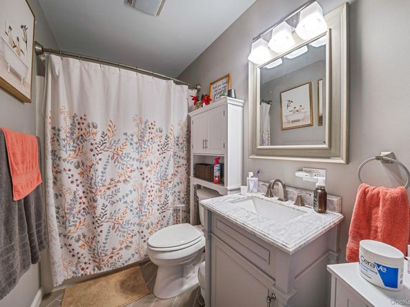 1407 Middle Road 258, Calverton NY 11933