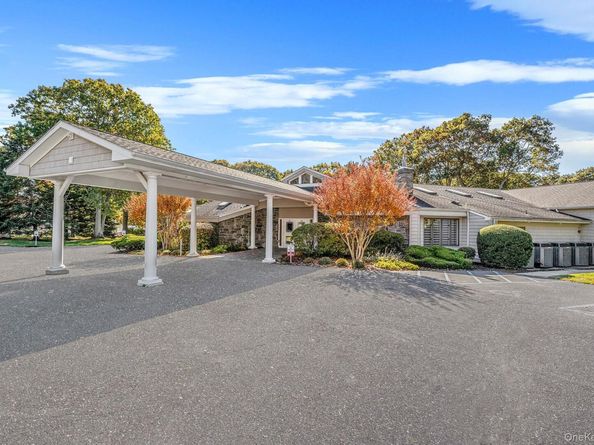 1407 Middle Road 258, Calverton NY 11933