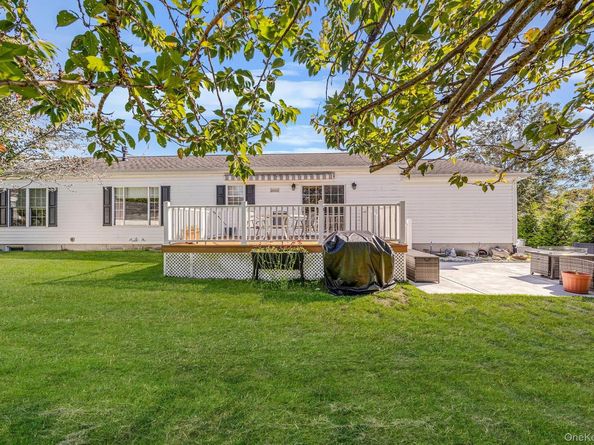 1407 Middle Road 258, Calverton NY 11933