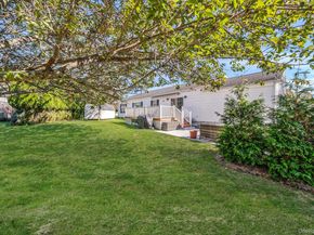 1407 Middle Road 258, Calverton NY 11933