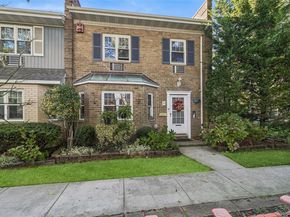 10 Glen Hollow Drive C1, Holtsville NY 11742