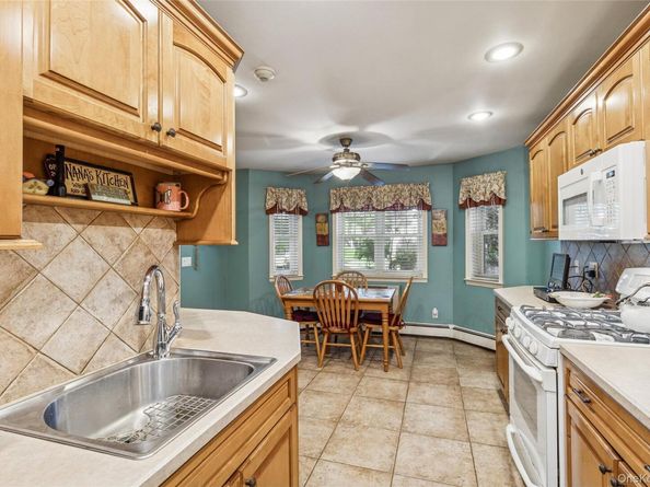 10 Glen Hollow Drive C1, Holtsville NY 11742