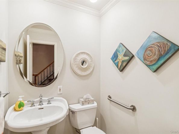 10 Glen Hollow Drive C1, Holtsville NY 11742
