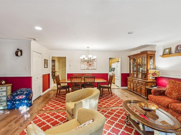 10 Glen Hollow Drive C1, Holtsville NY 11742