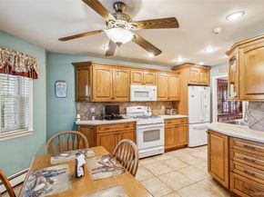 10 Glen Hollow Drive C1, Holtsville NY 11742