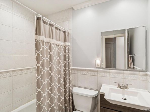 10 Glen Hollow Drive C1, Holtsville NY 11742
