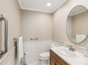 10 Glen Hollow Drive C1, Holtsville NY 11742
