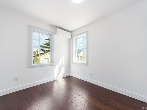 129 Cochran Place, Valley Stream NY 11581