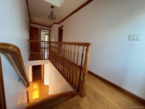 7611 270th Street, New Hyde Park NY 11040