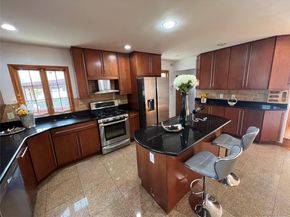 7611 270th Street, New Hyde Park NY 11040
