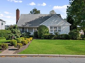 66 Auerbach Lane, Lawrence NY 11559