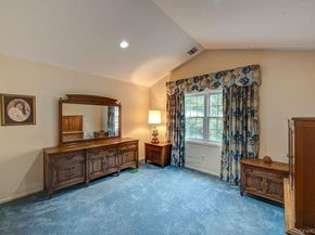 174 Sagamore Drive, Plainview NY 11803