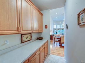 174 Sagamore Drive, Plainview NY 11803