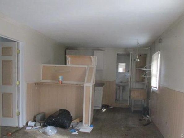 4 Evans Street, Coram NY 11727