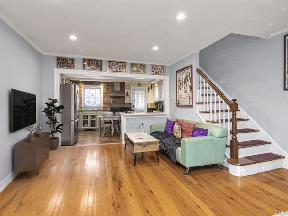 7-16 160th Street, Whitestone NY 11357