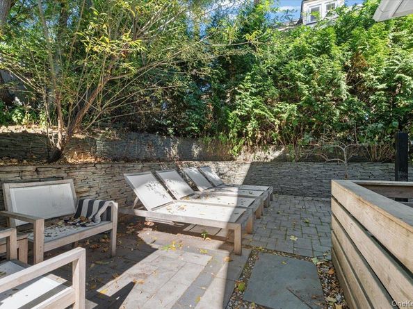 90 17th Avenue, Sea Cliff NY 11579