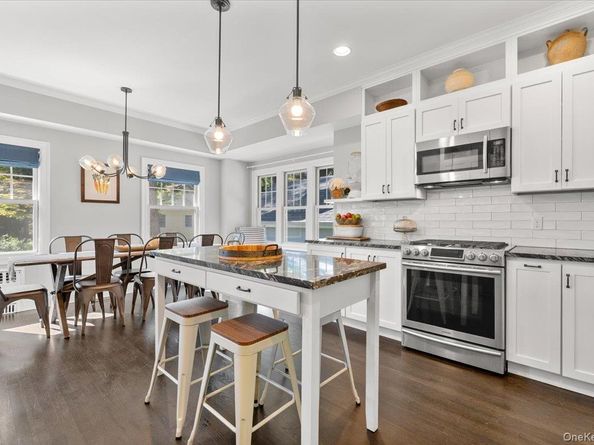 90 17th Avenue, Sea Cliff NY 11579