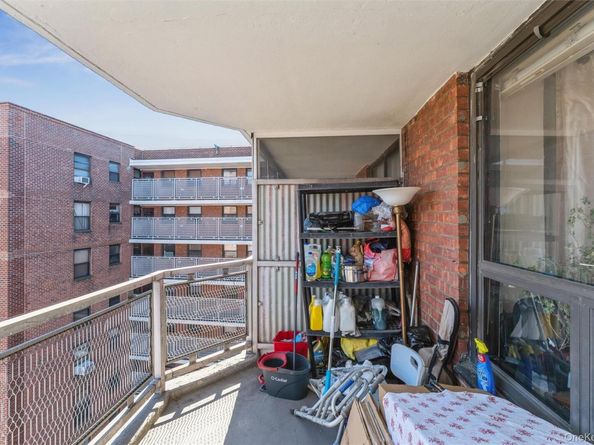 61-15 98th Street H16, Rego Park NY 11374