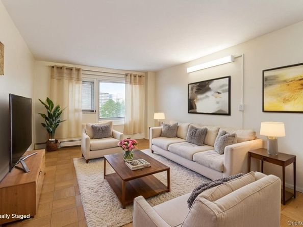 61-15 98th Street H16, Rego Park NY 11374
