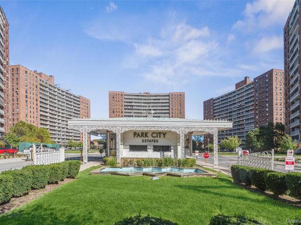 61-15 98th Street H16, Rego Park NY 11374