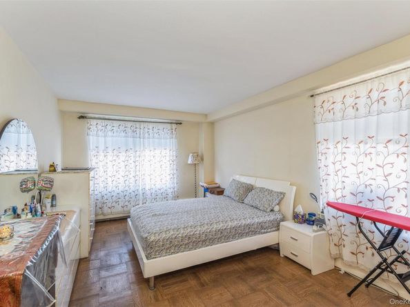 61-15 98th Street H16, Rego Park NY 11374