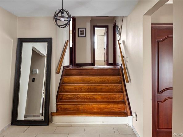 504 Saddle Ridge Road, Woodmere NY 11598